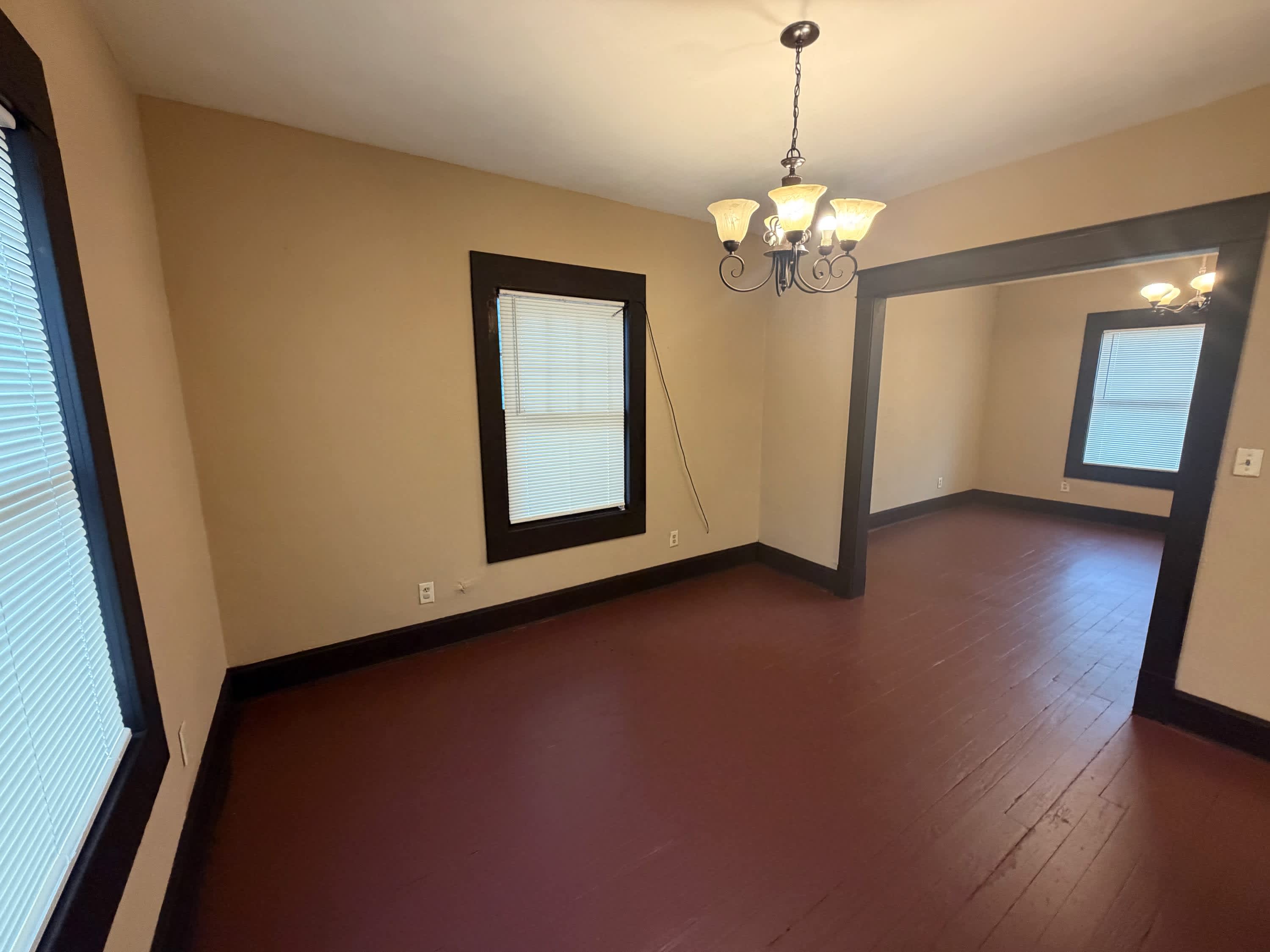1820 Clarendon Avenue – photo 5