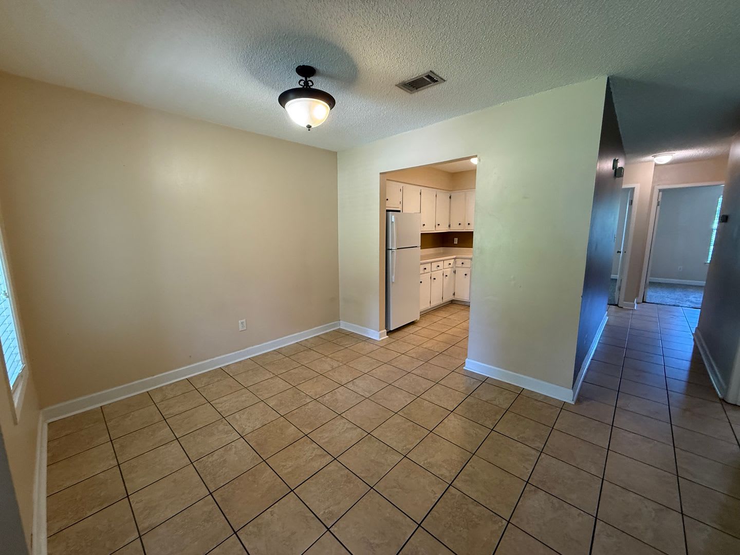 Pensacola Ferry Pass 2 Bedroom 1 Bathroom Lawn Care Included – photo 5
