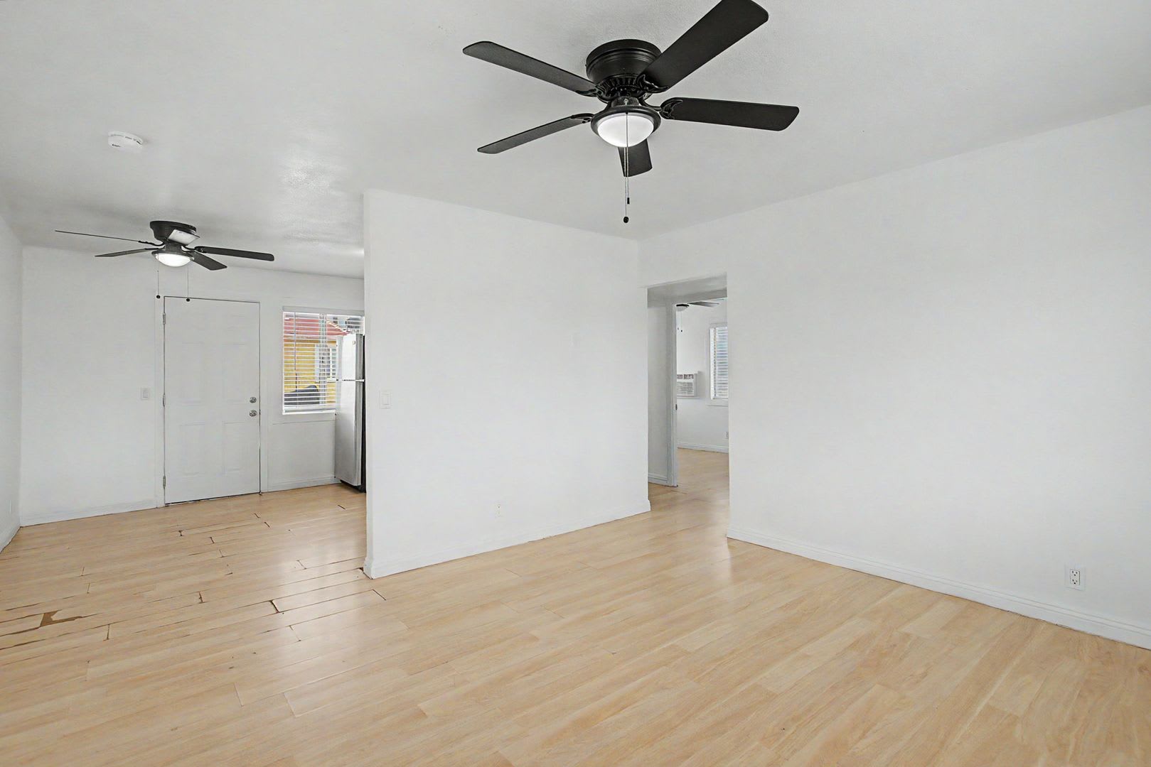*** Two bedroom home with yard *** – photo 5