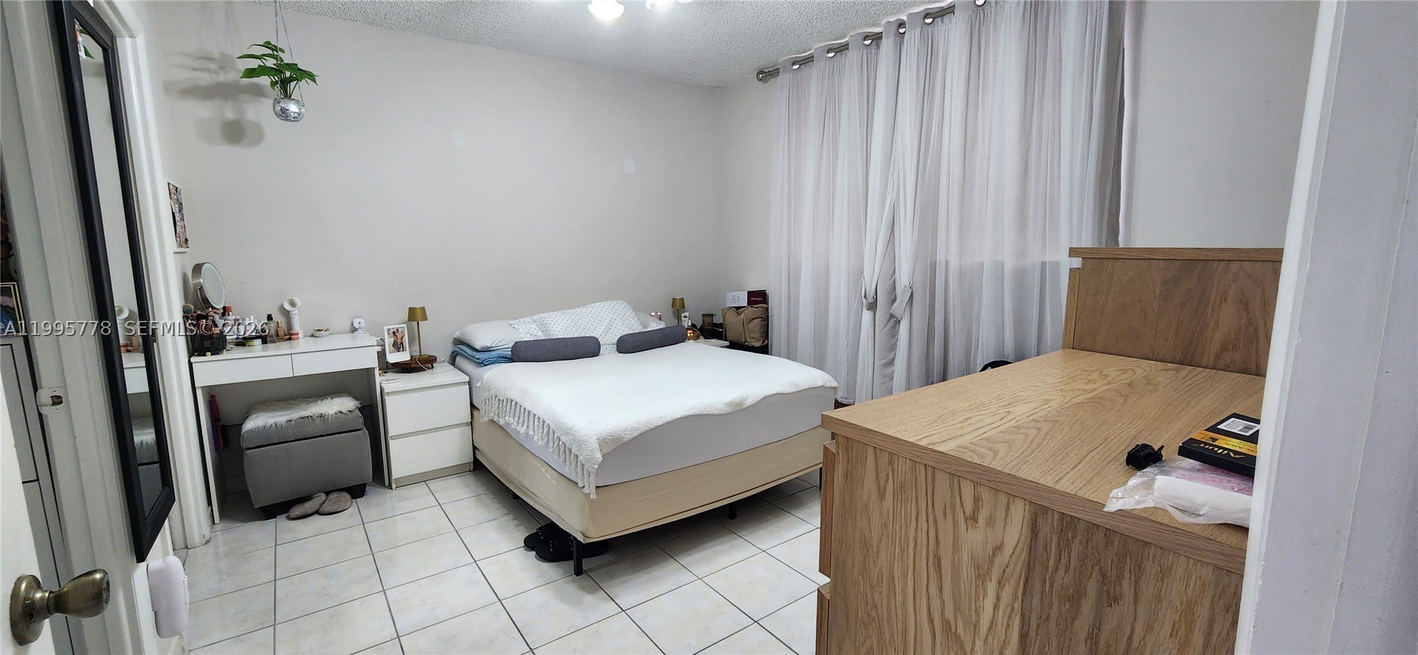 5050 NW 7th St – photo 5