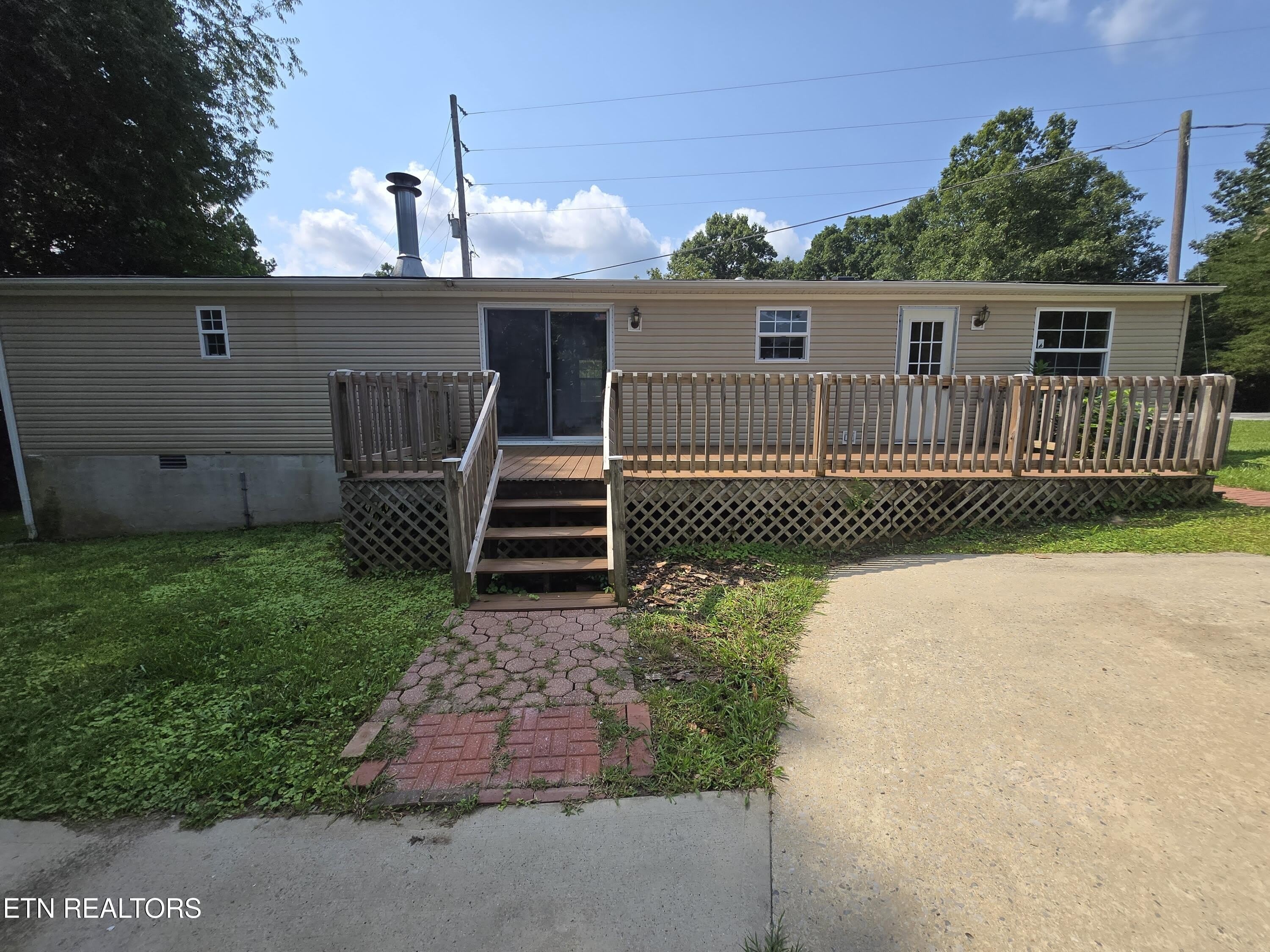 258 Dartmoor Drive – photo 3