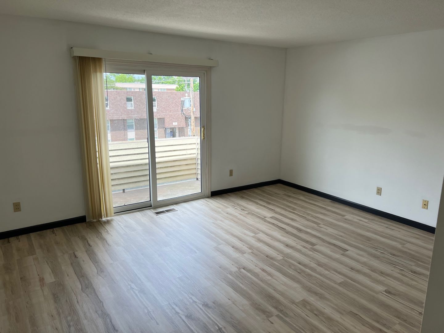 Updated 2 bedroom Condo – photo 2