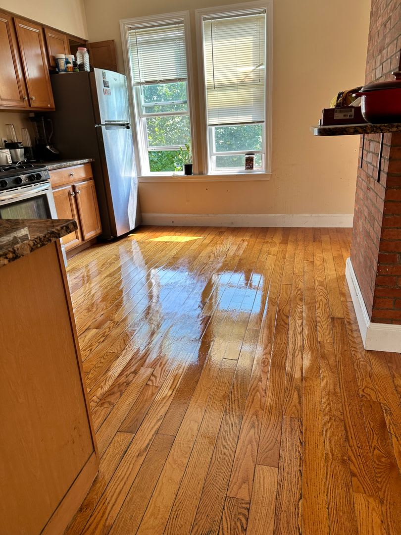 3bed unit in Roxbury is available on 9/1 – photo 2