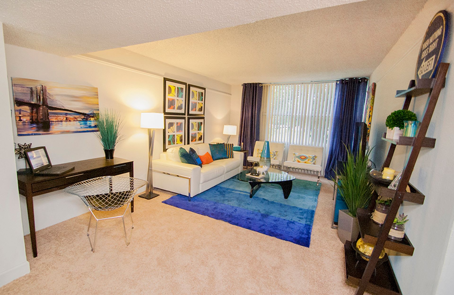 Lake Towers Apartments – photo 2