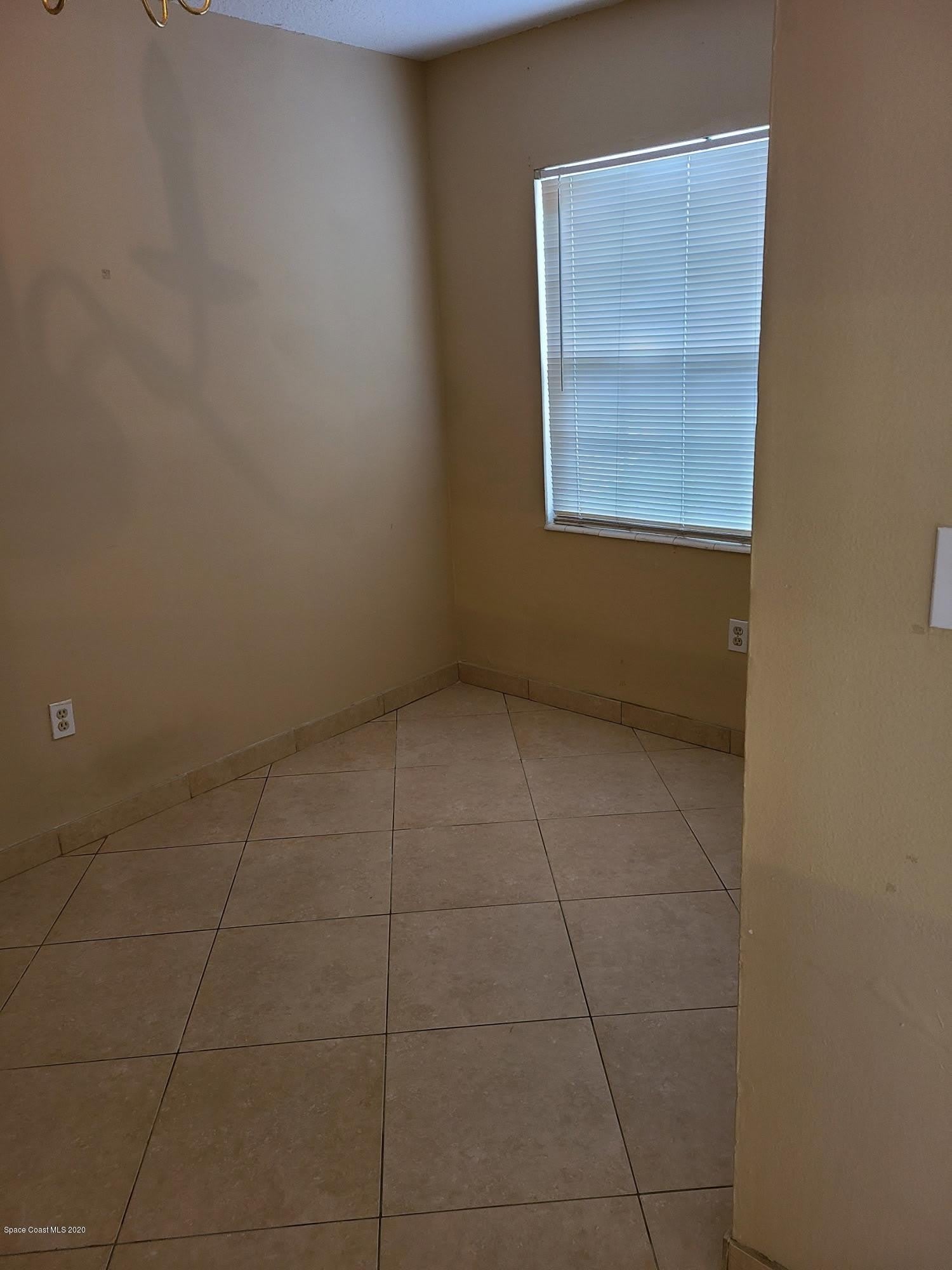 131 Bristol Court – photo 2