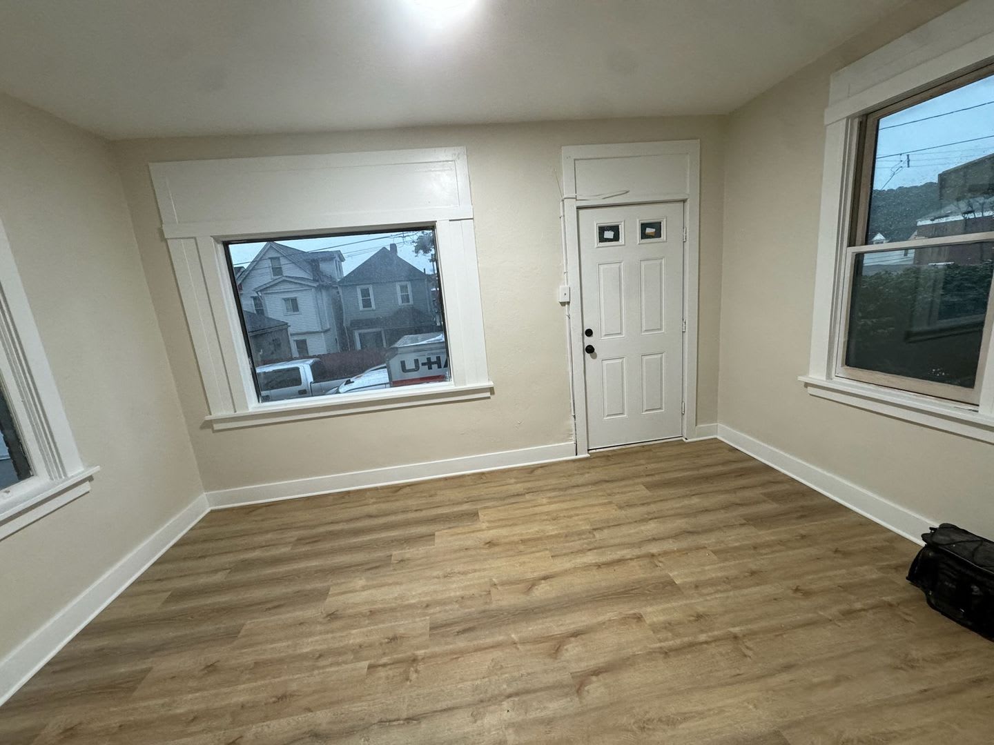 Charming 2BR Home in McKees Rocks, Section 8 Considered!! – photo 1