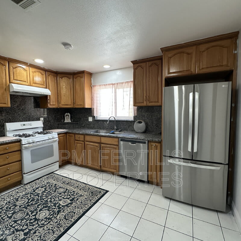 13341 Benton St – photo 3