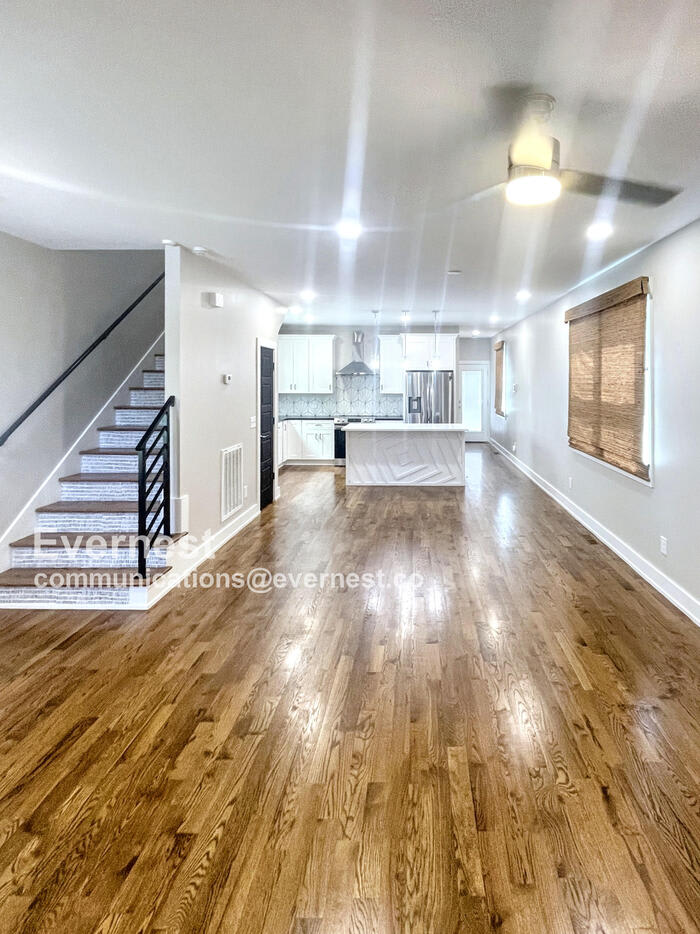2116 Courtney Avenue – photo 4