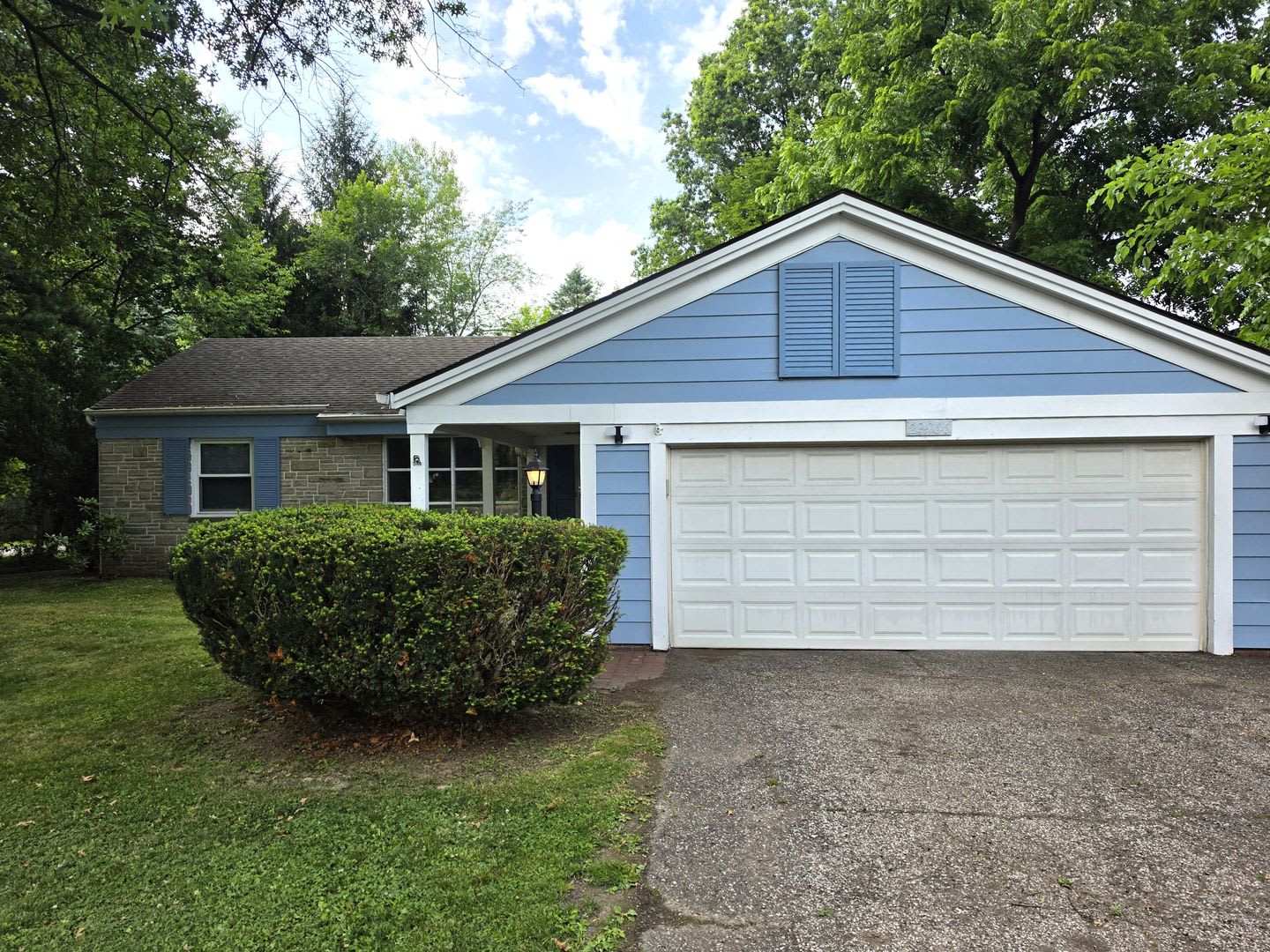 Charming 3-Bedroom Home in Fairview Park – photo 1