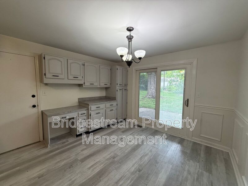4225 Fernbrook St – photo 4