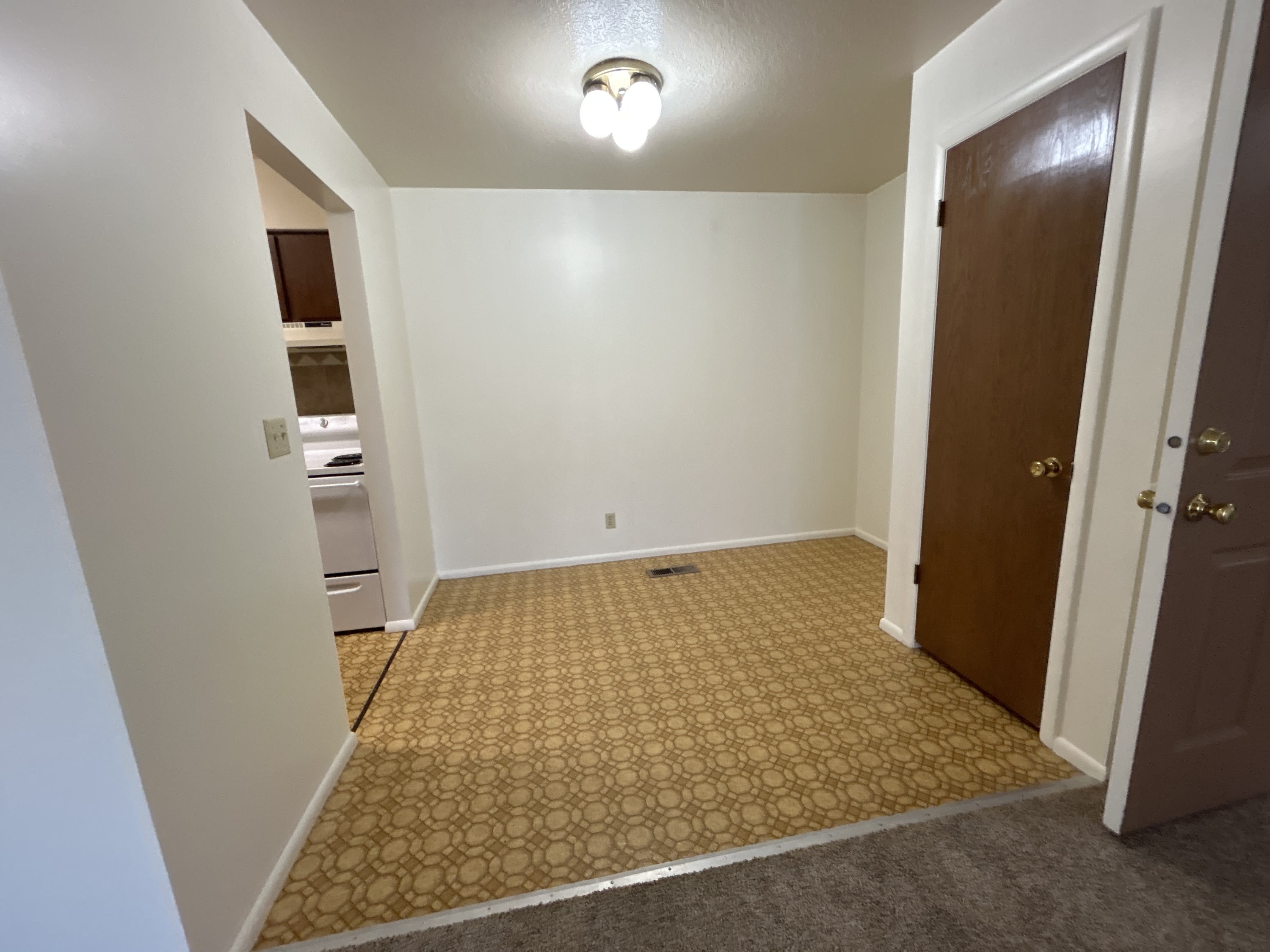 93 South Valley Drive – photo 2
