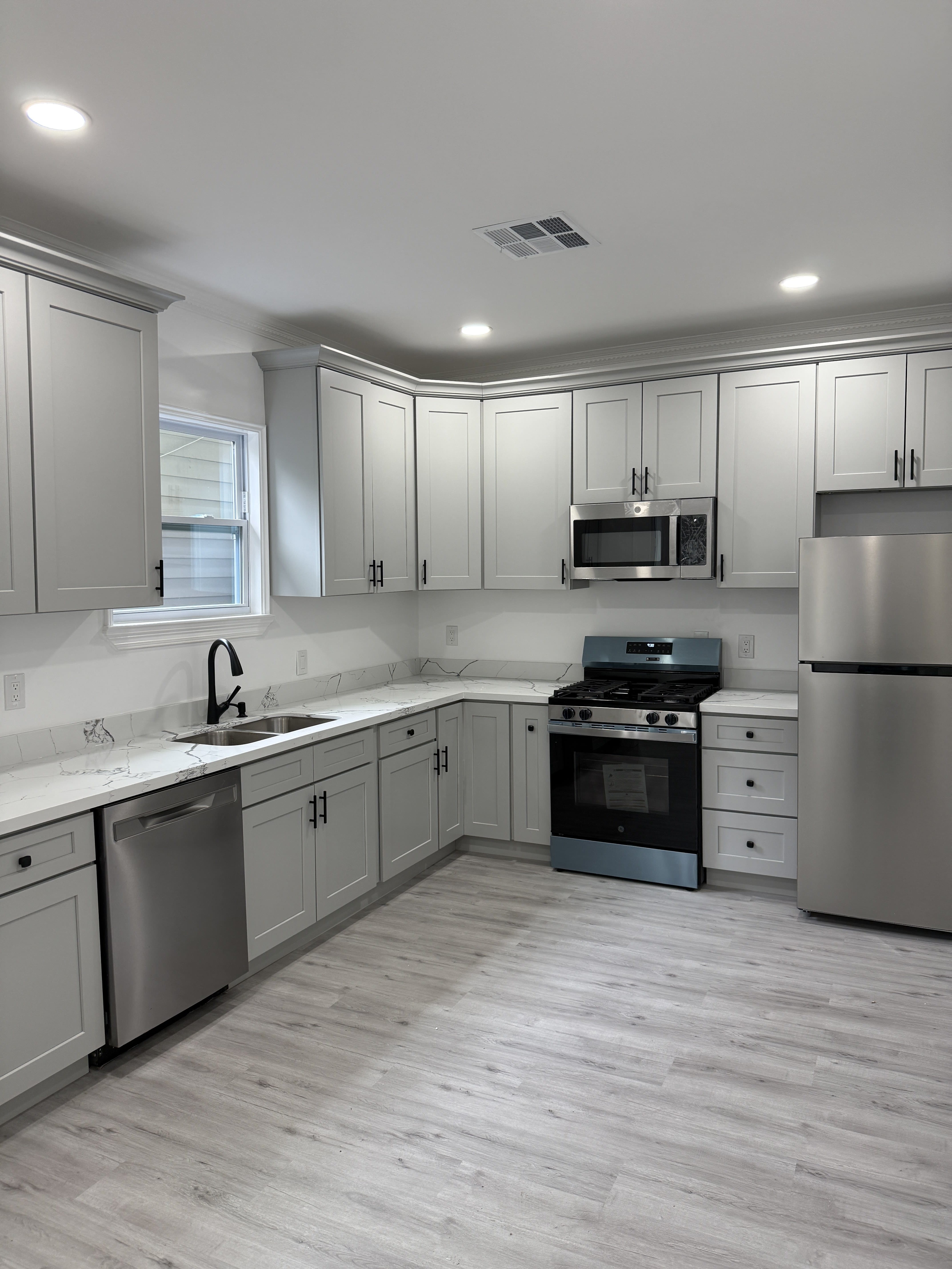 1030 Burgundy Street – photo 1
