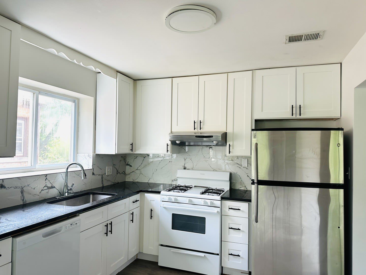 8638 Trumbull Avenue – photo 2