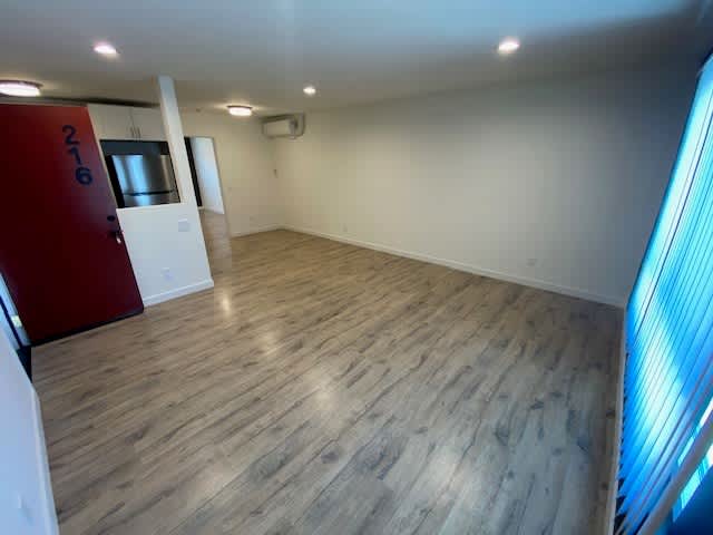14153 Victory Blvd – photo 2