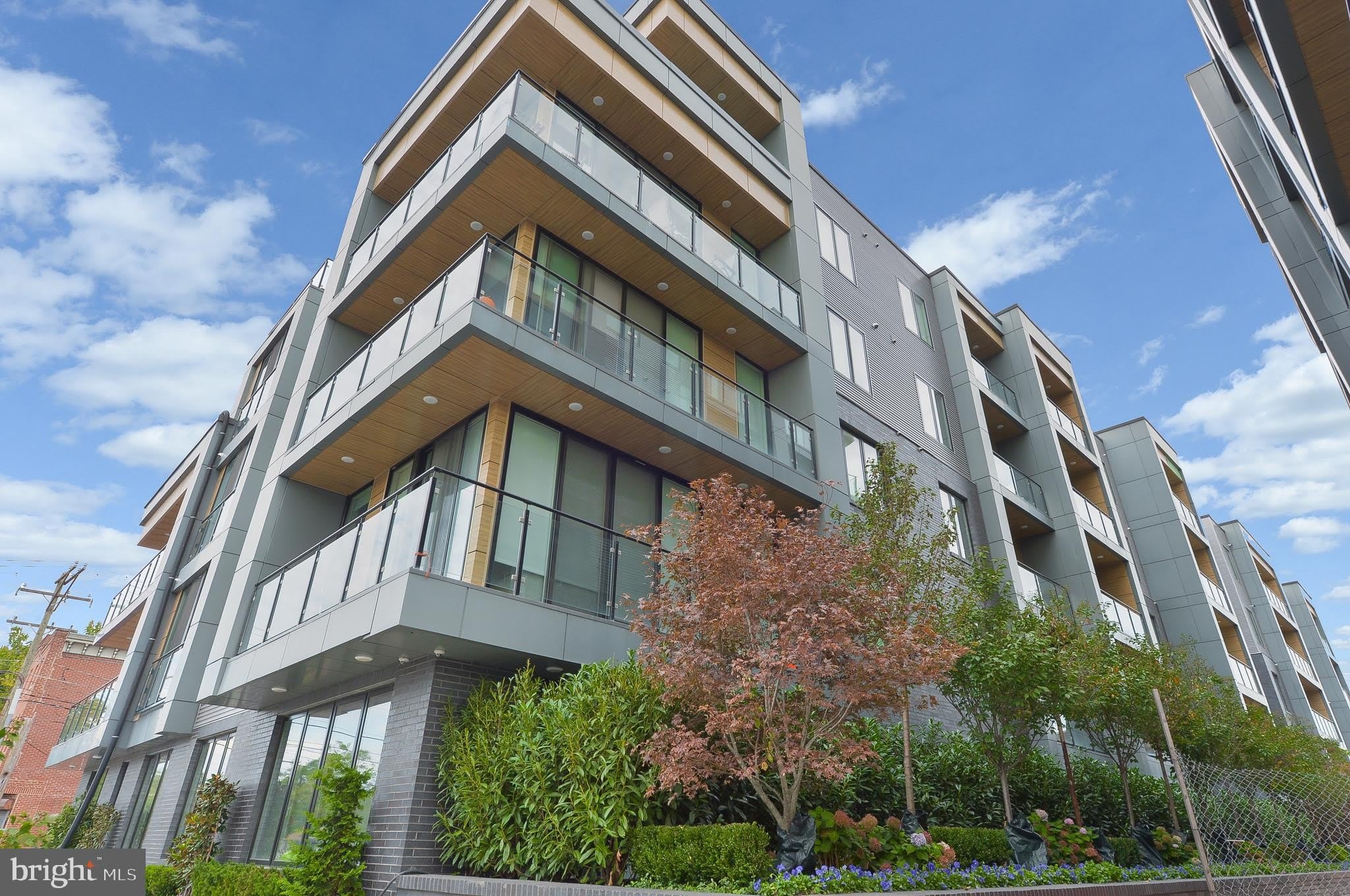 236 Thompson Street – photo 1