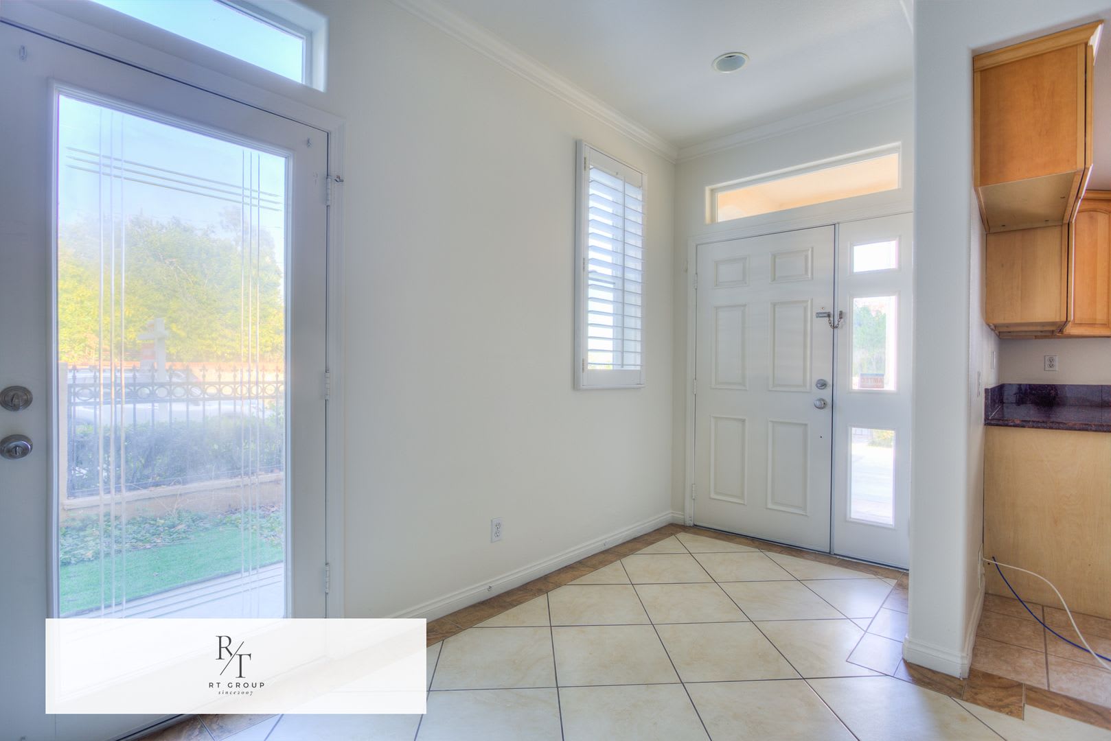 Beautiful 4 Bedroom Home with 3-Car Attached Garage – photo 2
