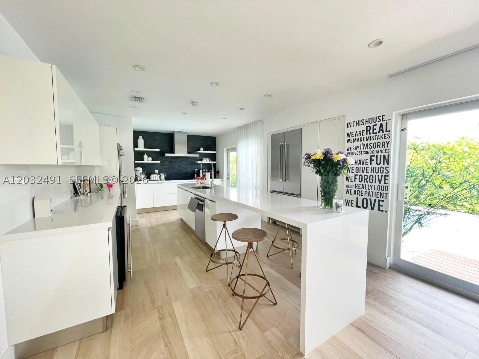 290 Shore Dr E – photo 3
