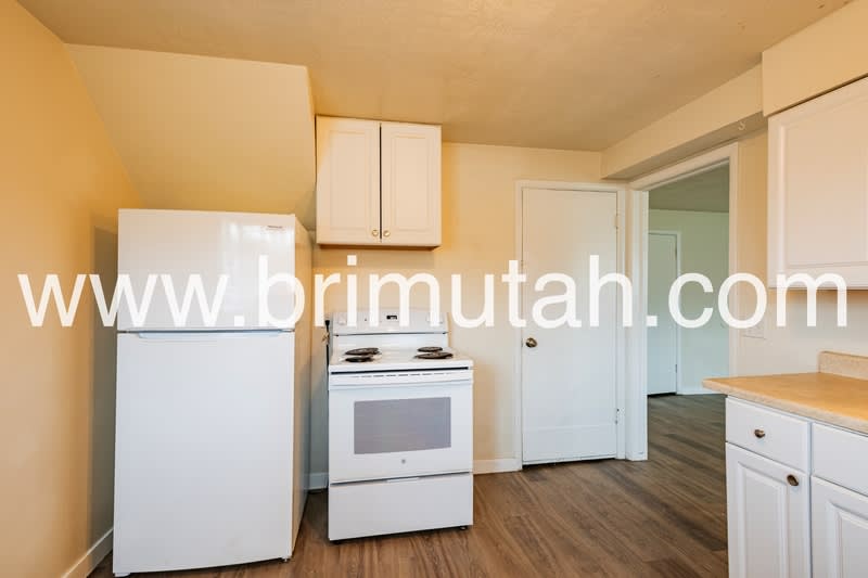 224 W. 400 N. – photo 4