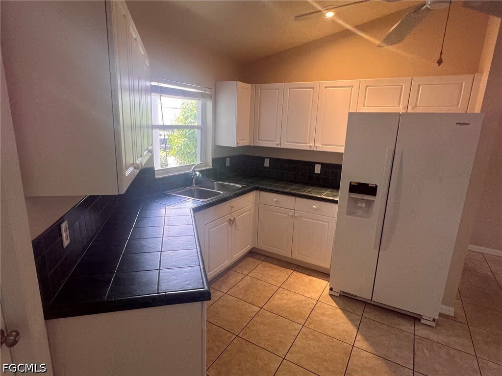 4618 SW 7th Place – photo 3