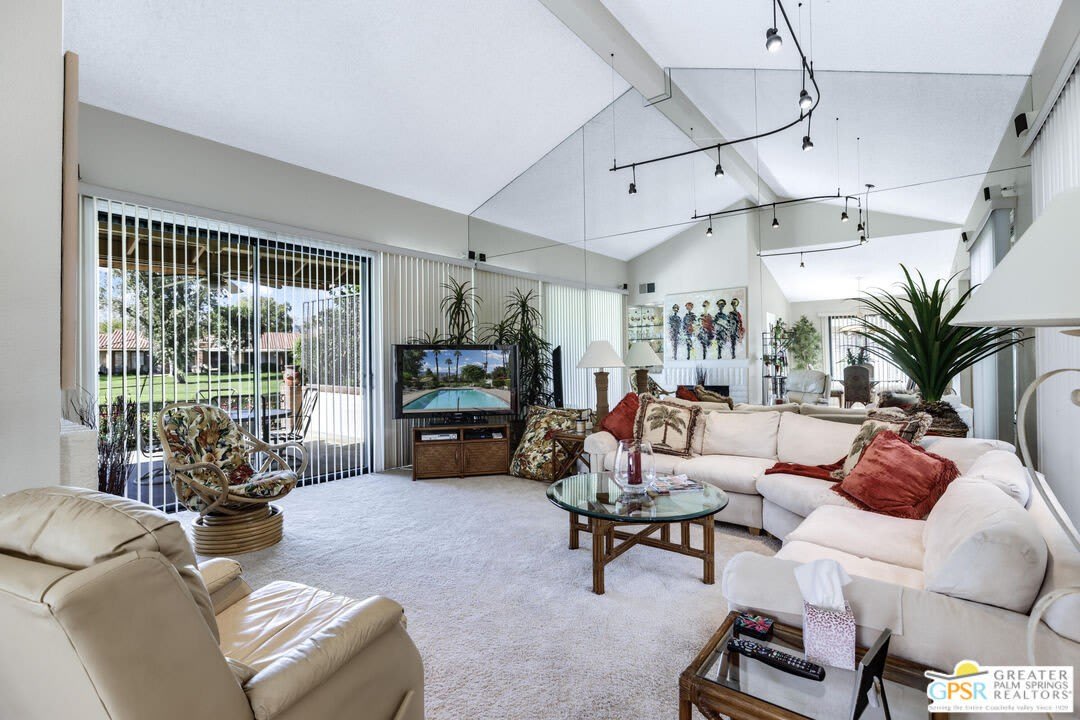 223 SERENA Dr – photo 5