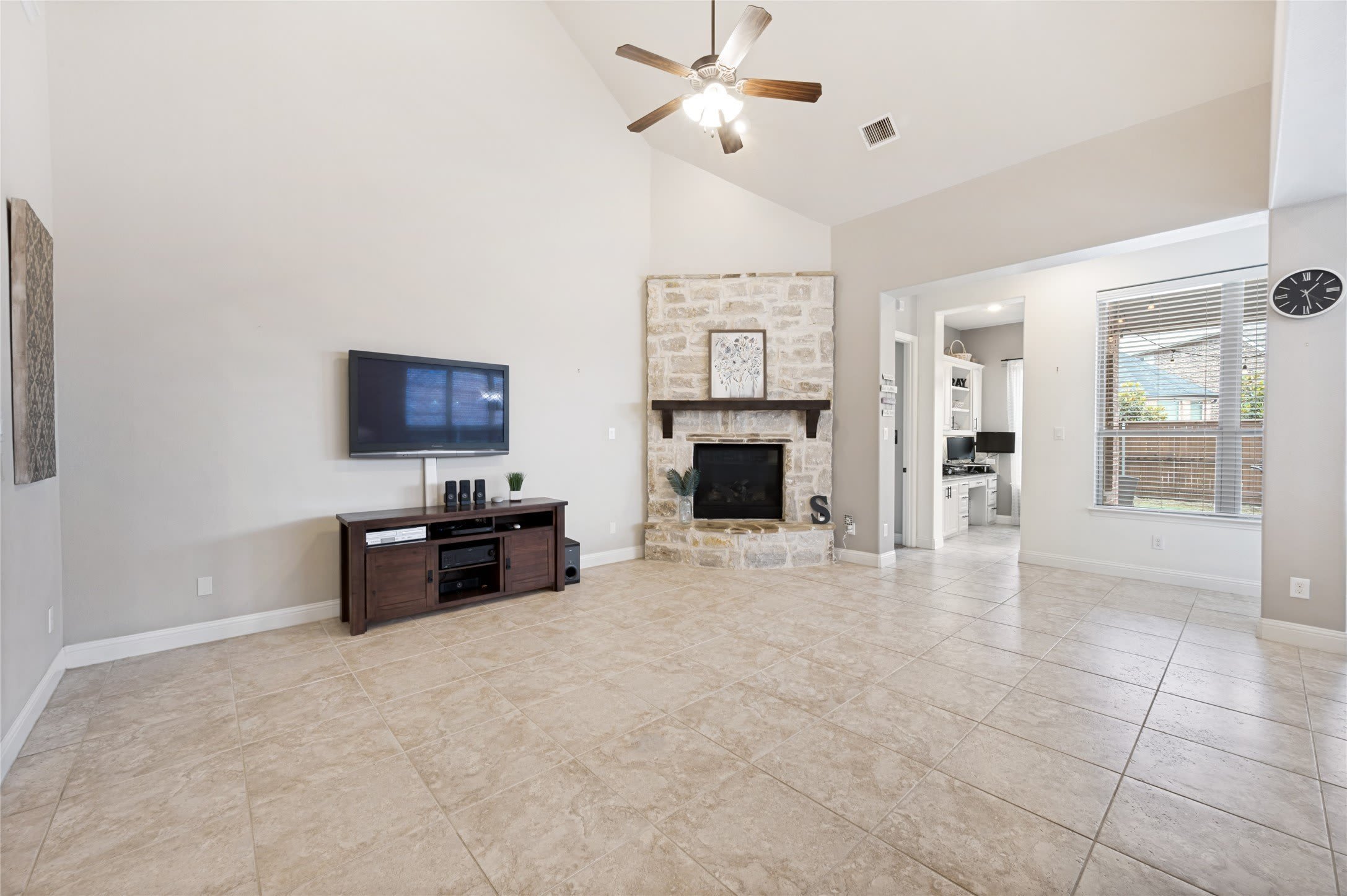 1210 Skyflower Lane – photo 4