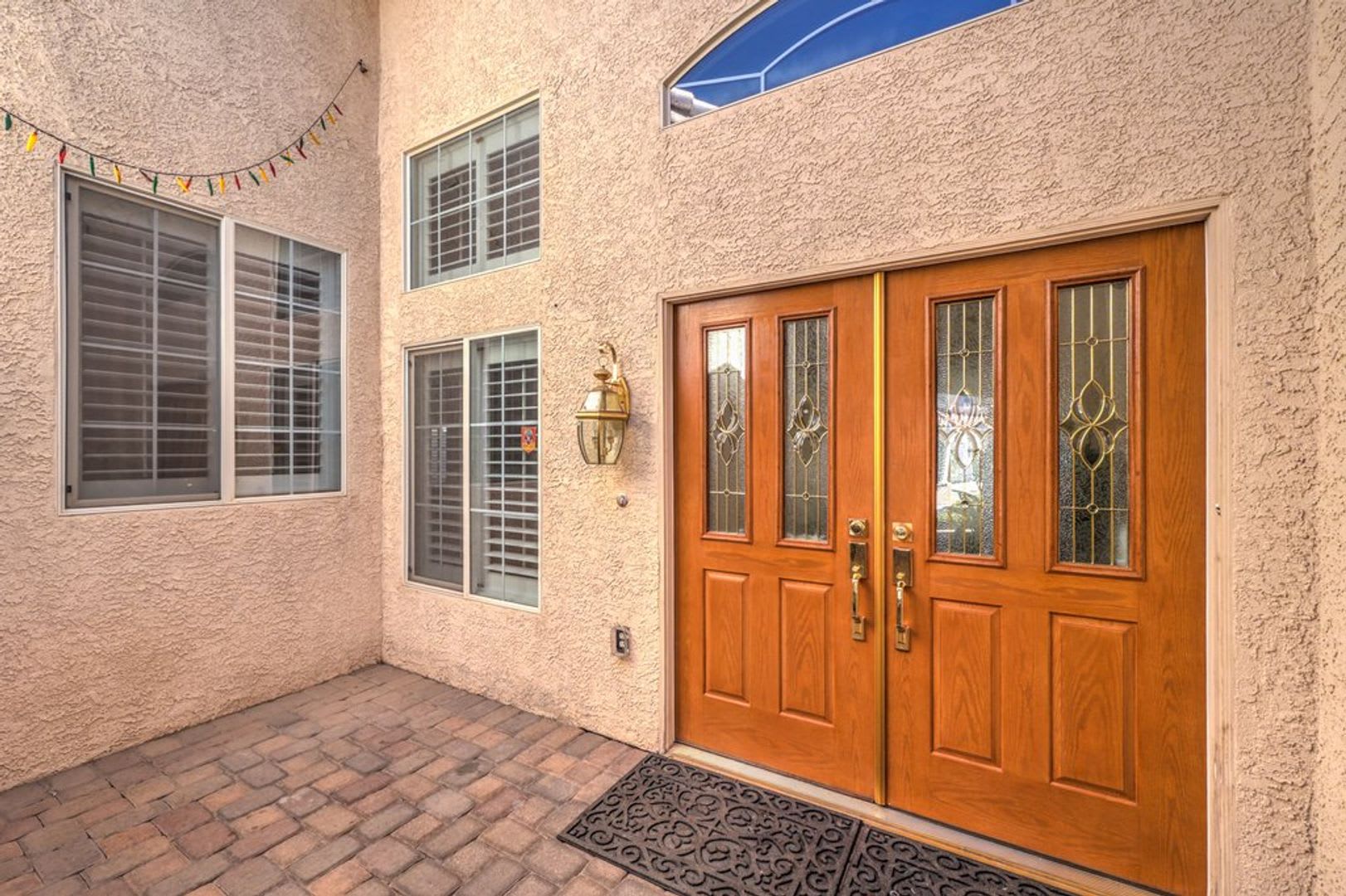 Rare Beautiful 1 story Gated w/ Basement! Pool, Spa and Tiki Bar! – photo 5