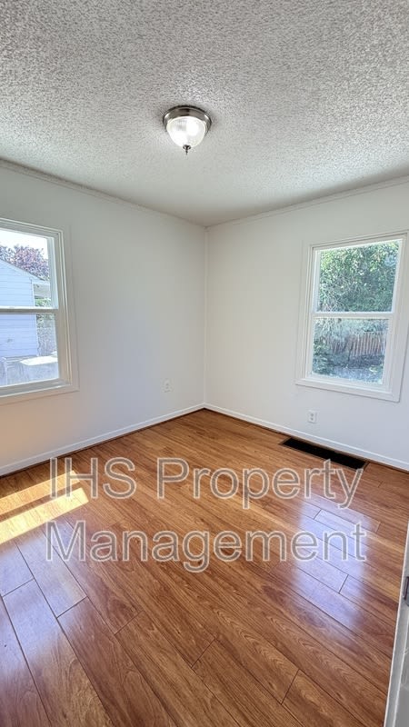 1209 Stevens Dr. – photo 5