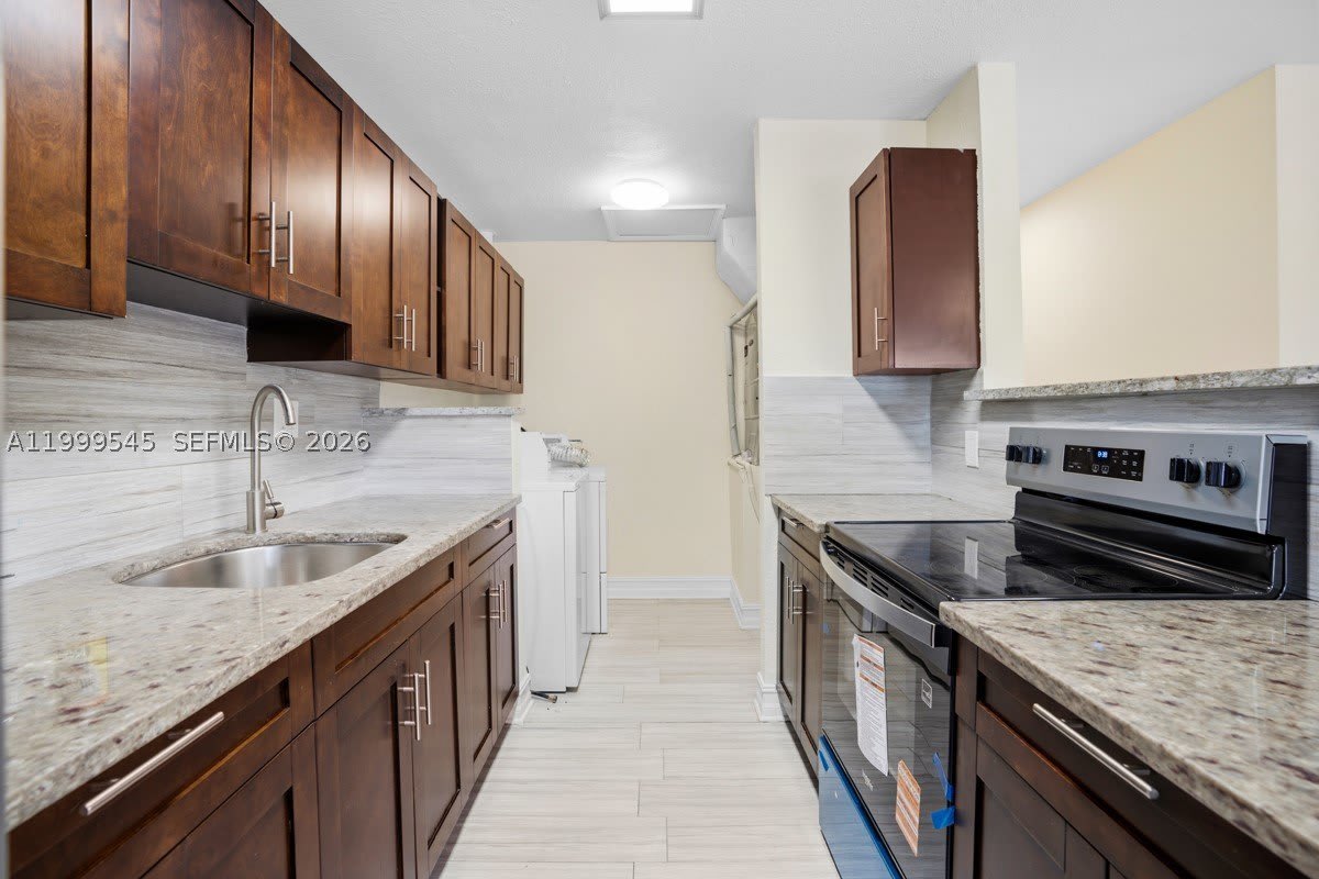 7604 SW 10th Ct – photo 2