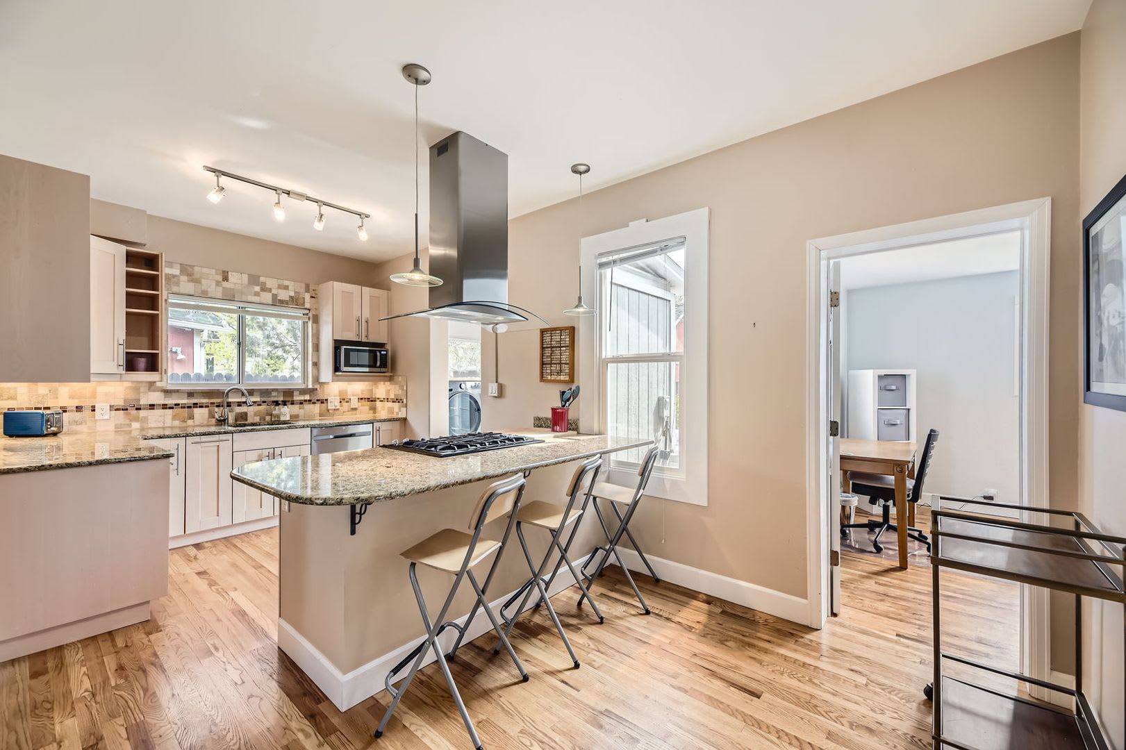 2BD, 1BA Half-Duplex in Platt Park with Oversized 2-Car Garage – photo 3