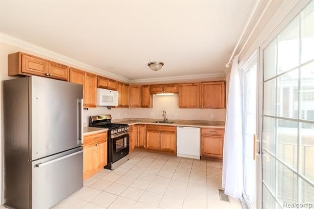 474 Fox Hills Drive N – photo 4