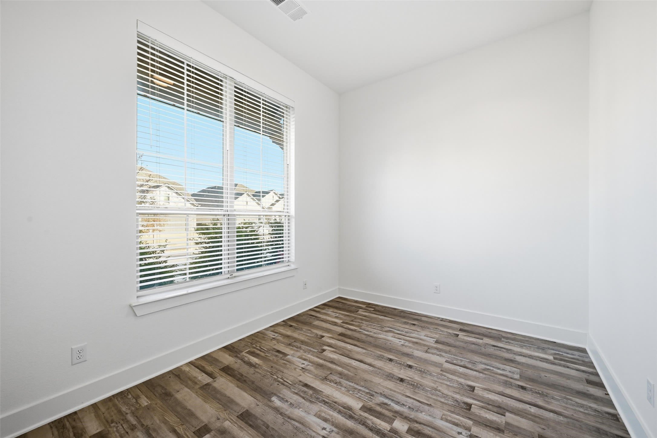 3008 Armstrong Avenue – photo 3