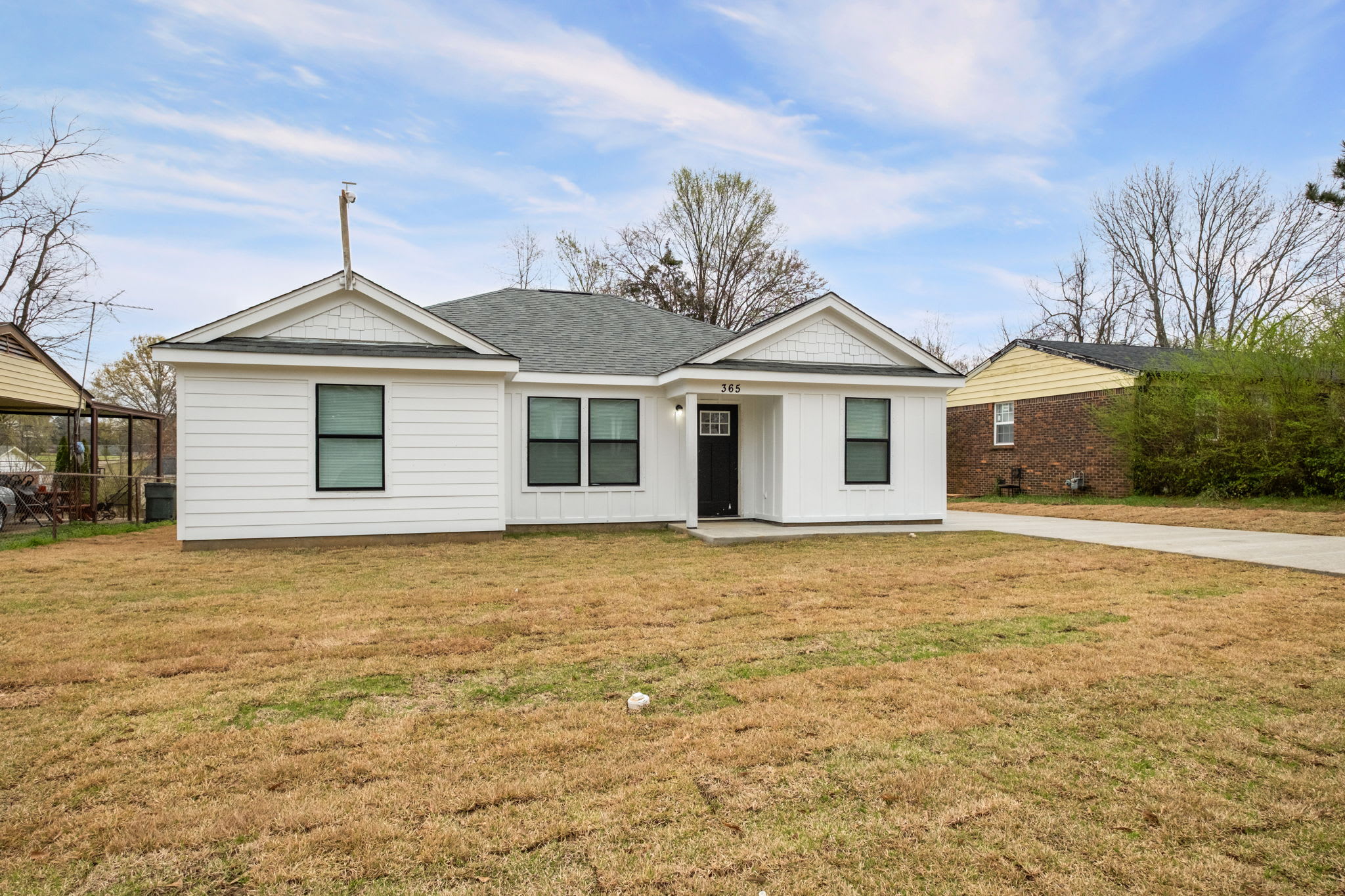 365 Washburn Dr – photo 2