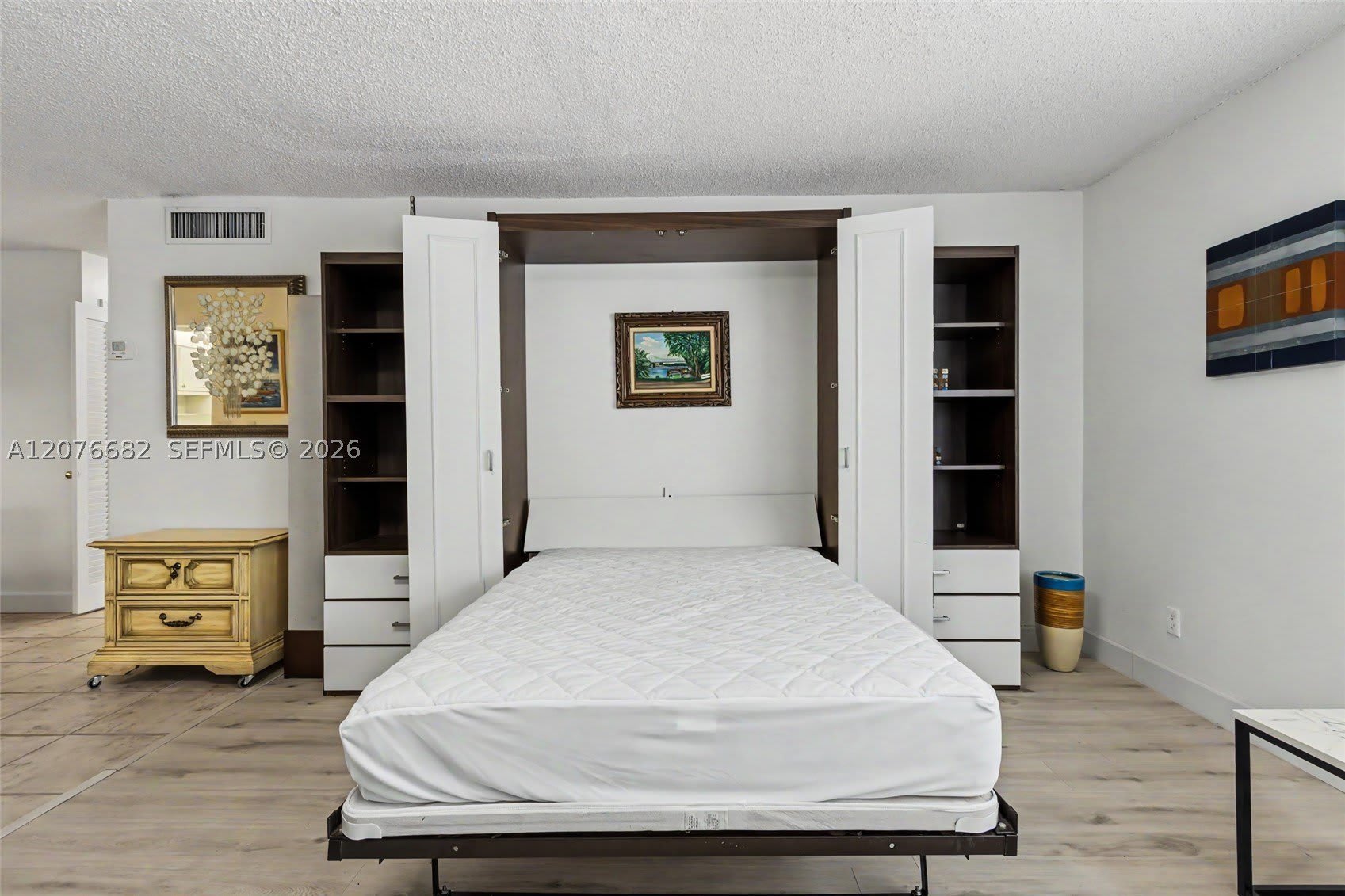 2500 NE 9th St – photo 4