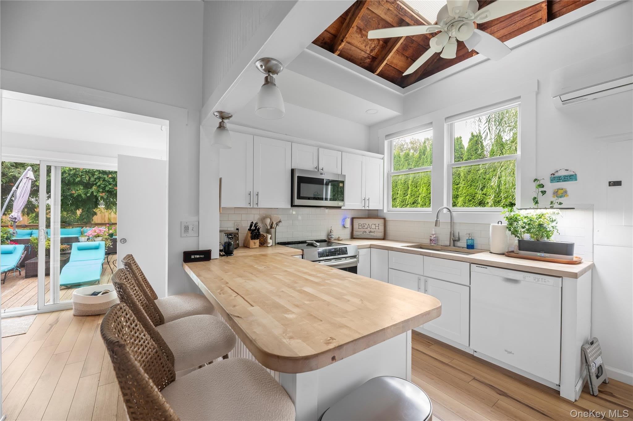 25 Atlantic Avenue – photo 3