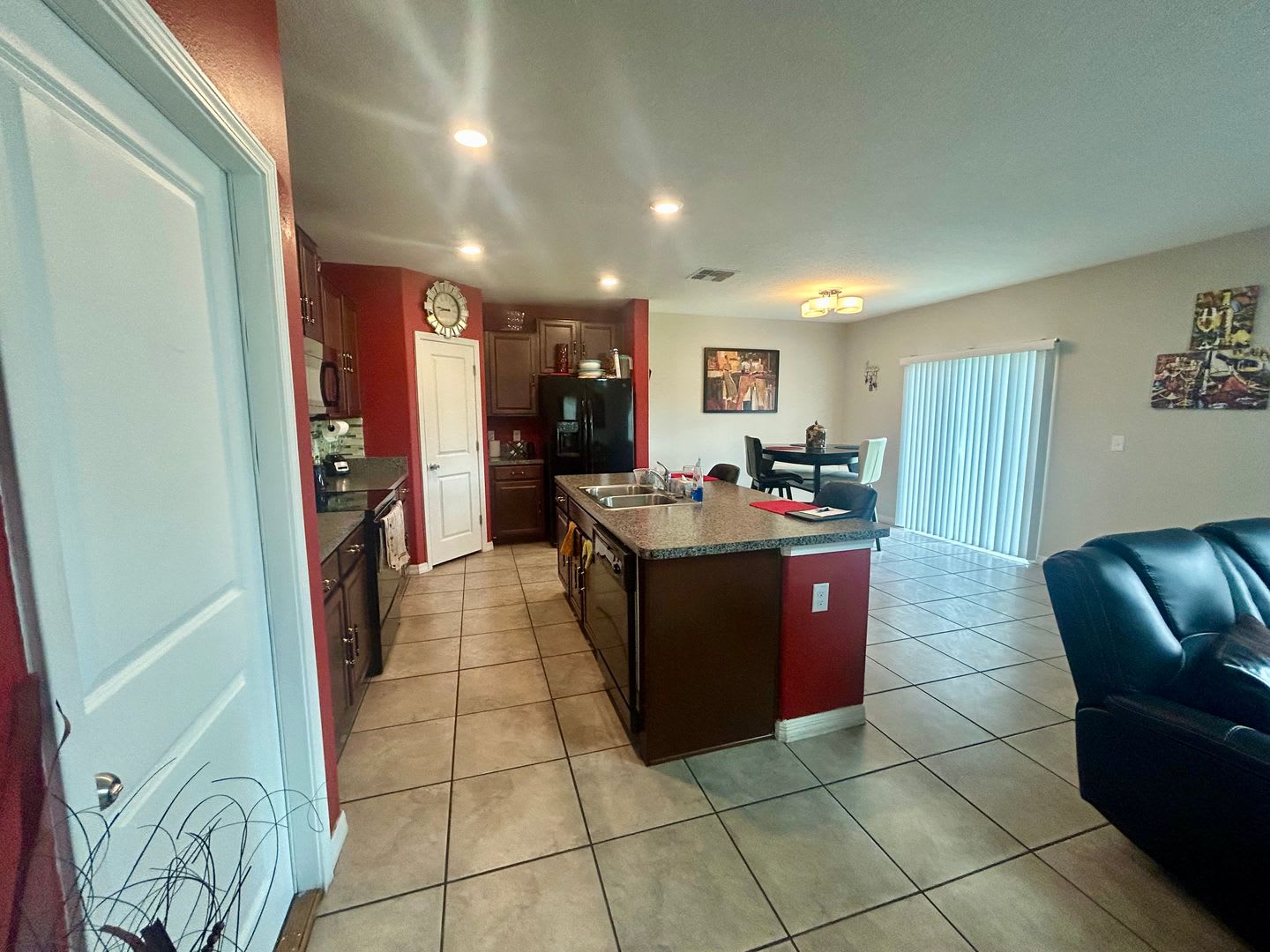 Beautiful 4-Bedroom Home for Rent in Wimauma, FL – Exceptional Value and Amenities – photo 5