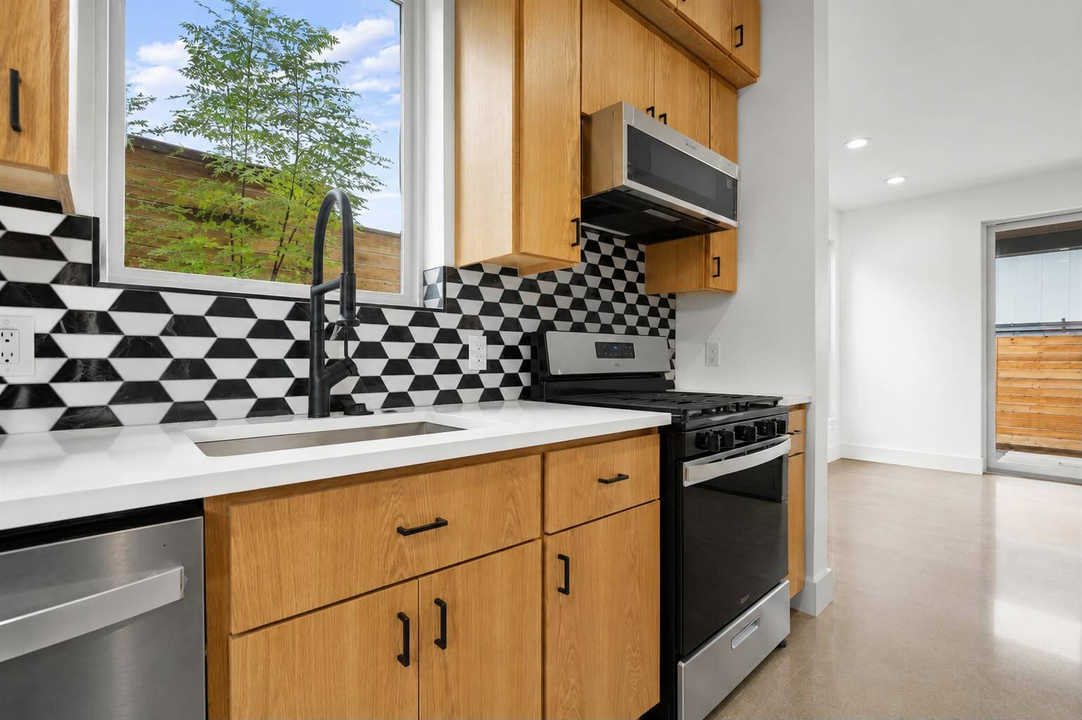 2919 East 13th Street – photo 3