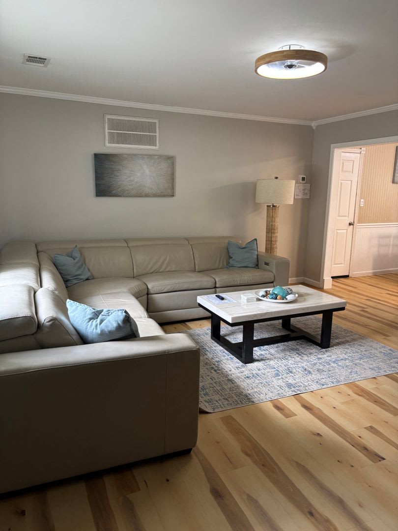 Fully Furnished 4-Bedroom Home! Ready for a 6-Month Lease – photo 3