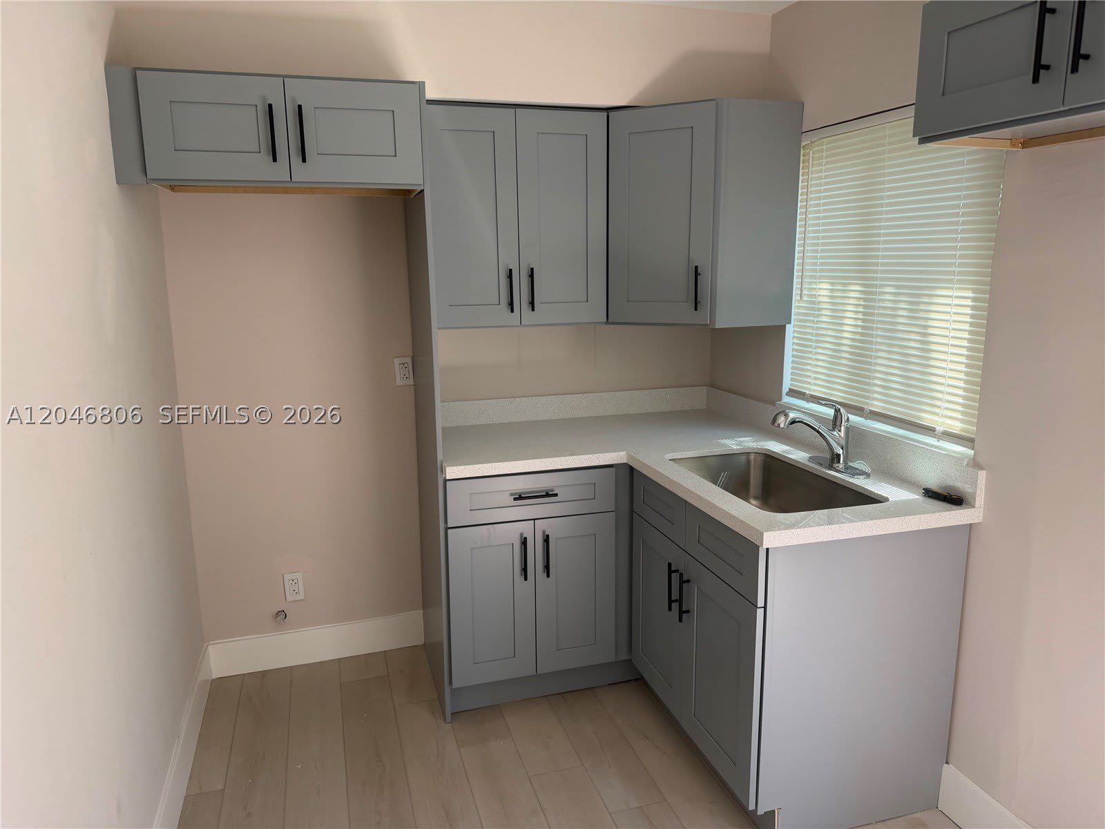 2214 N 25th Ave – photo 4