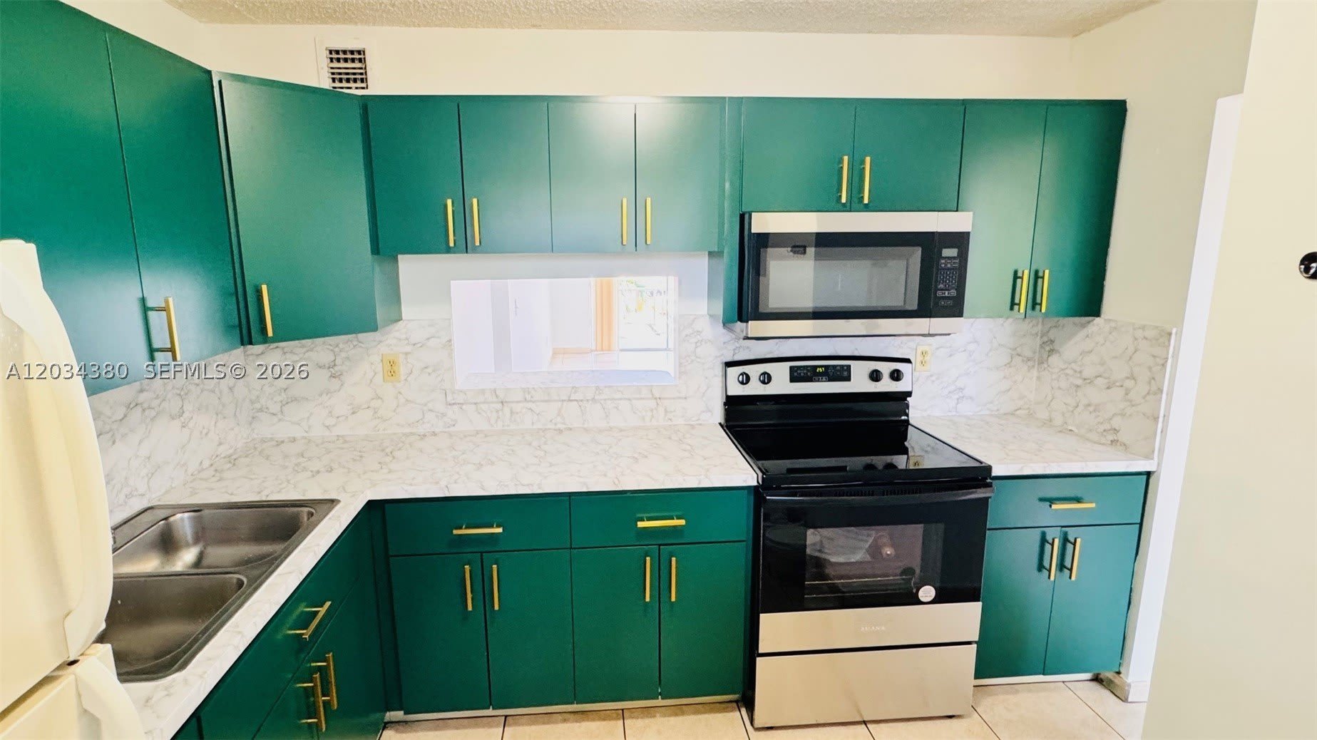 1480 W 46th St – photo 4