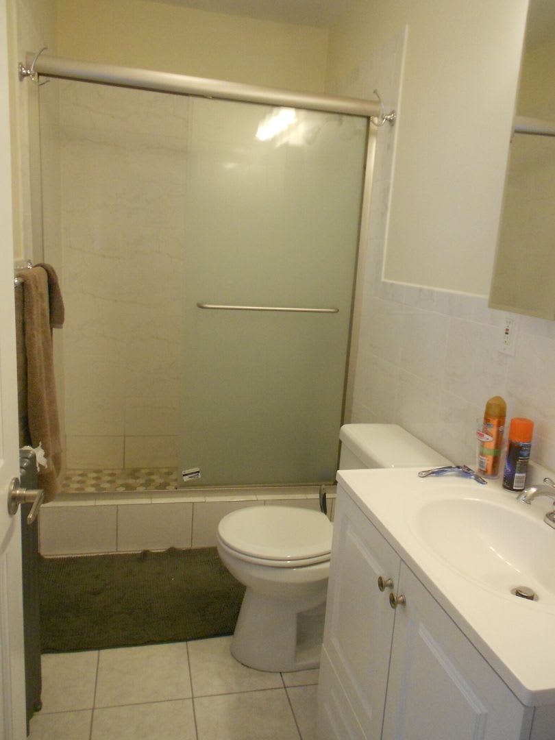 Beautiful 4 bed in Oak Sqaure – photo 1