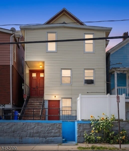 297 W Broadway – photo 1