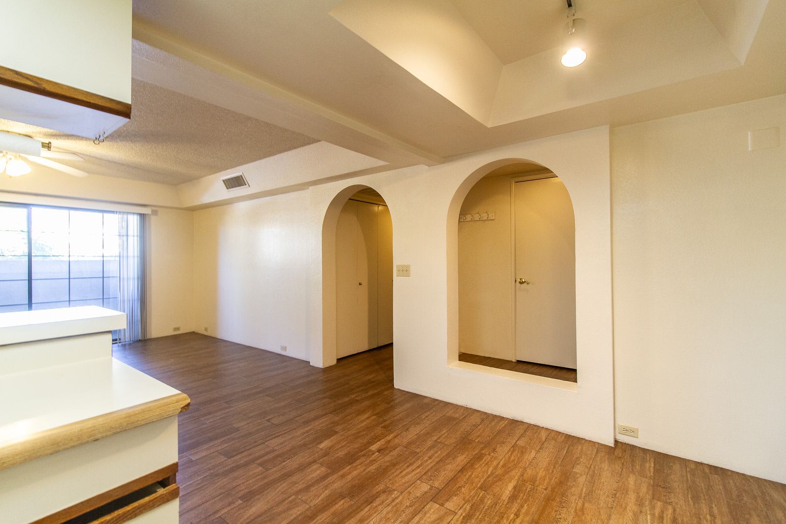 Come Check Out this Classic 2BED, 2BATH CONDO – photo 5