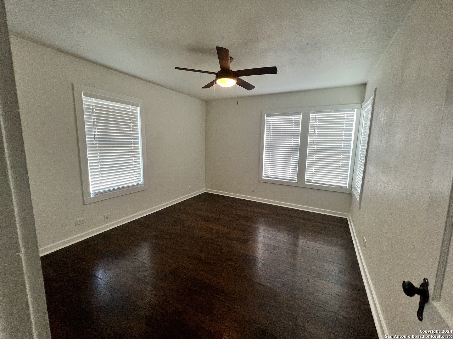 925 DONALDSON AVE – photo 4