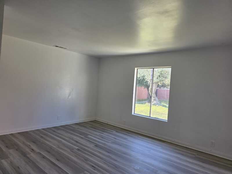 1227 East Pasadena Street – photo 3