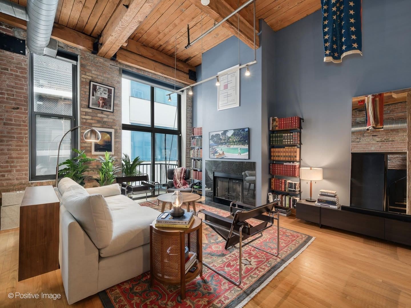 300 W Grand Avenue – photo 4