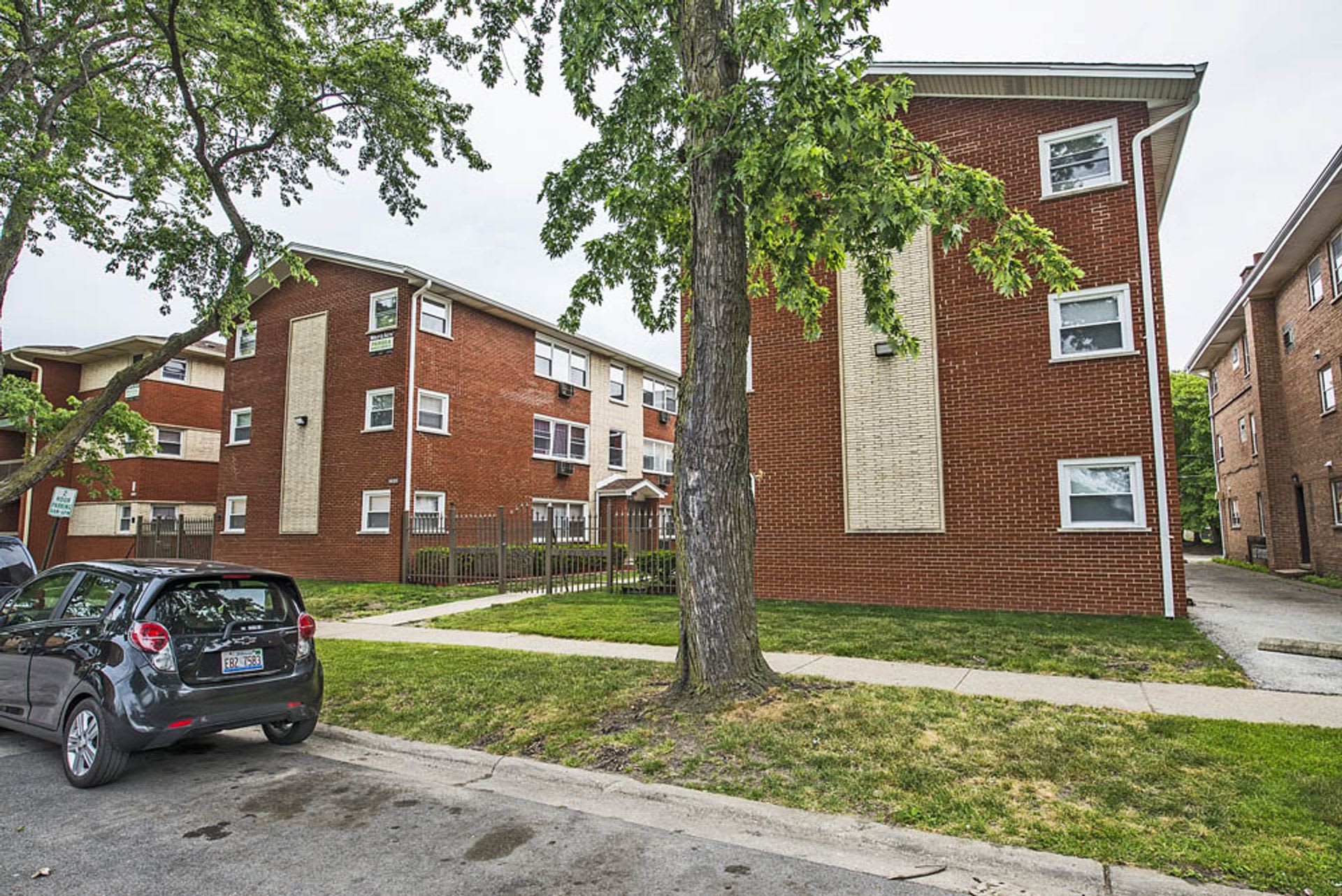 14021 S Tracy Ave – photo 2
