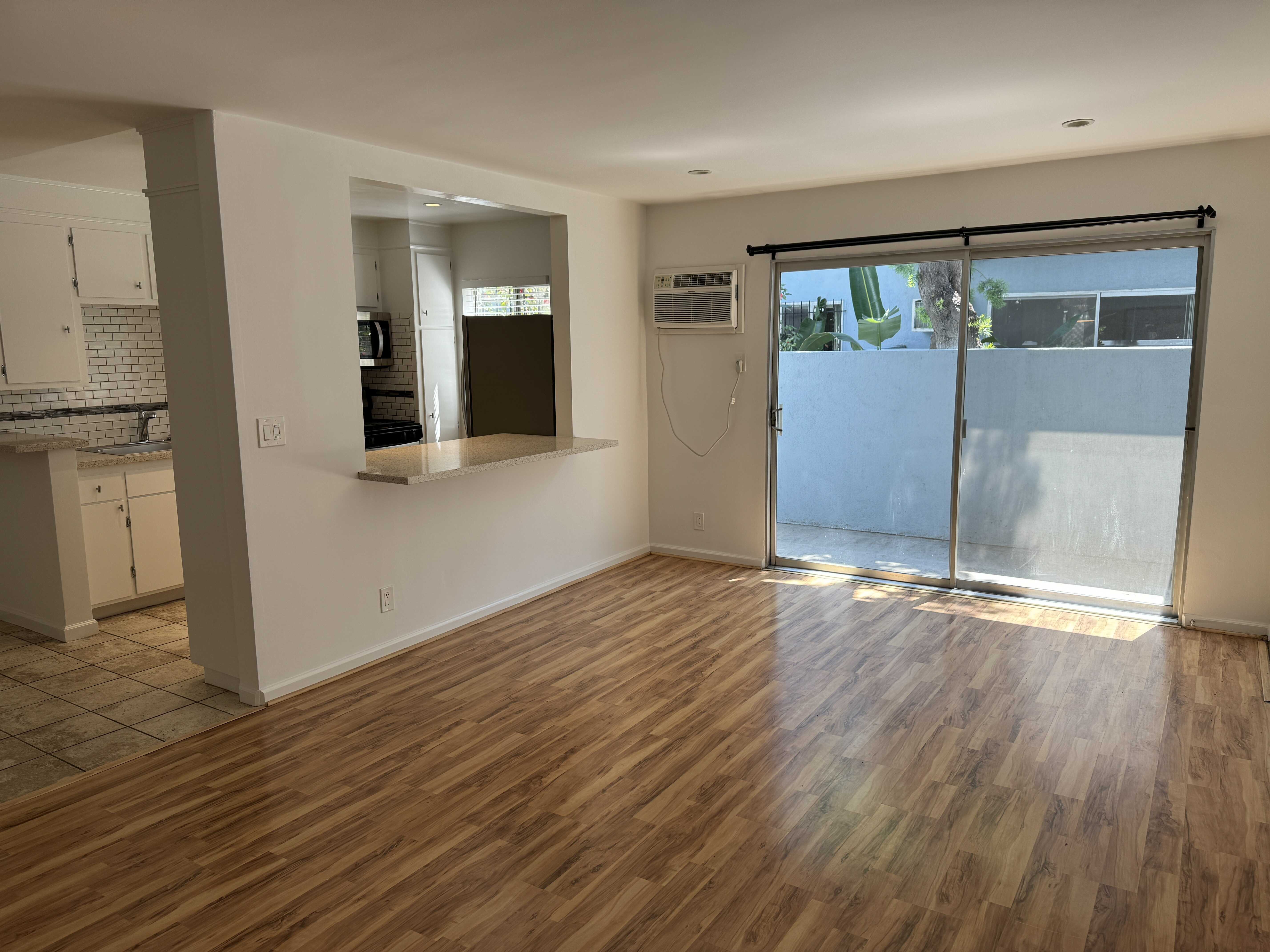 735 North Sycamore Avenue – photo 3