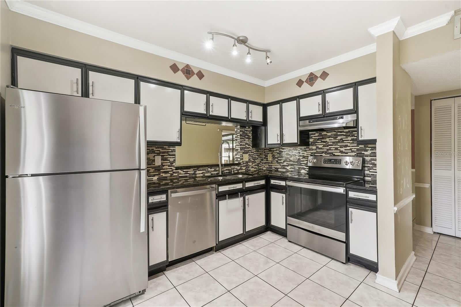 5002 CORVETTE Drive – photo 2
