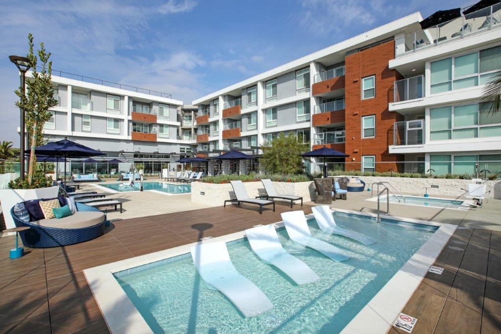 One Uptown Newport – photo 2