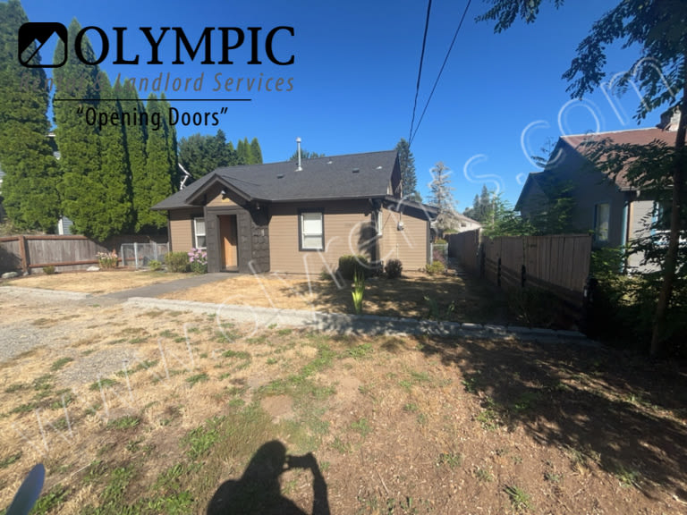 502 Sawyer St SE – photo 2